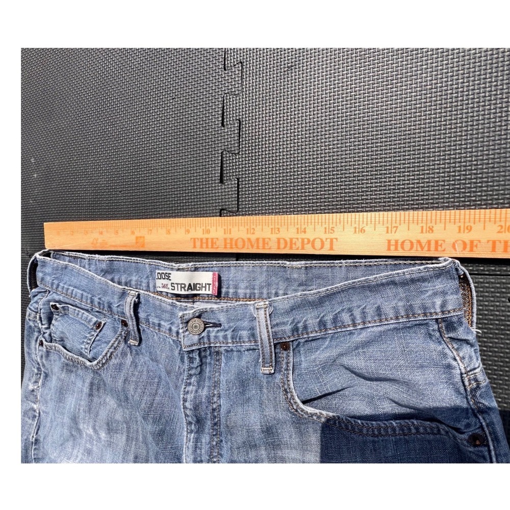 Levi's‎ 550 Relaxed Fit Light Wash Distressed Jeans - Picture 6 of 10